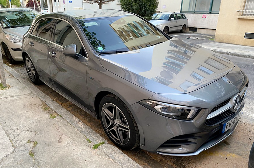 Mercedes Classe A250 e EQ-Power parking