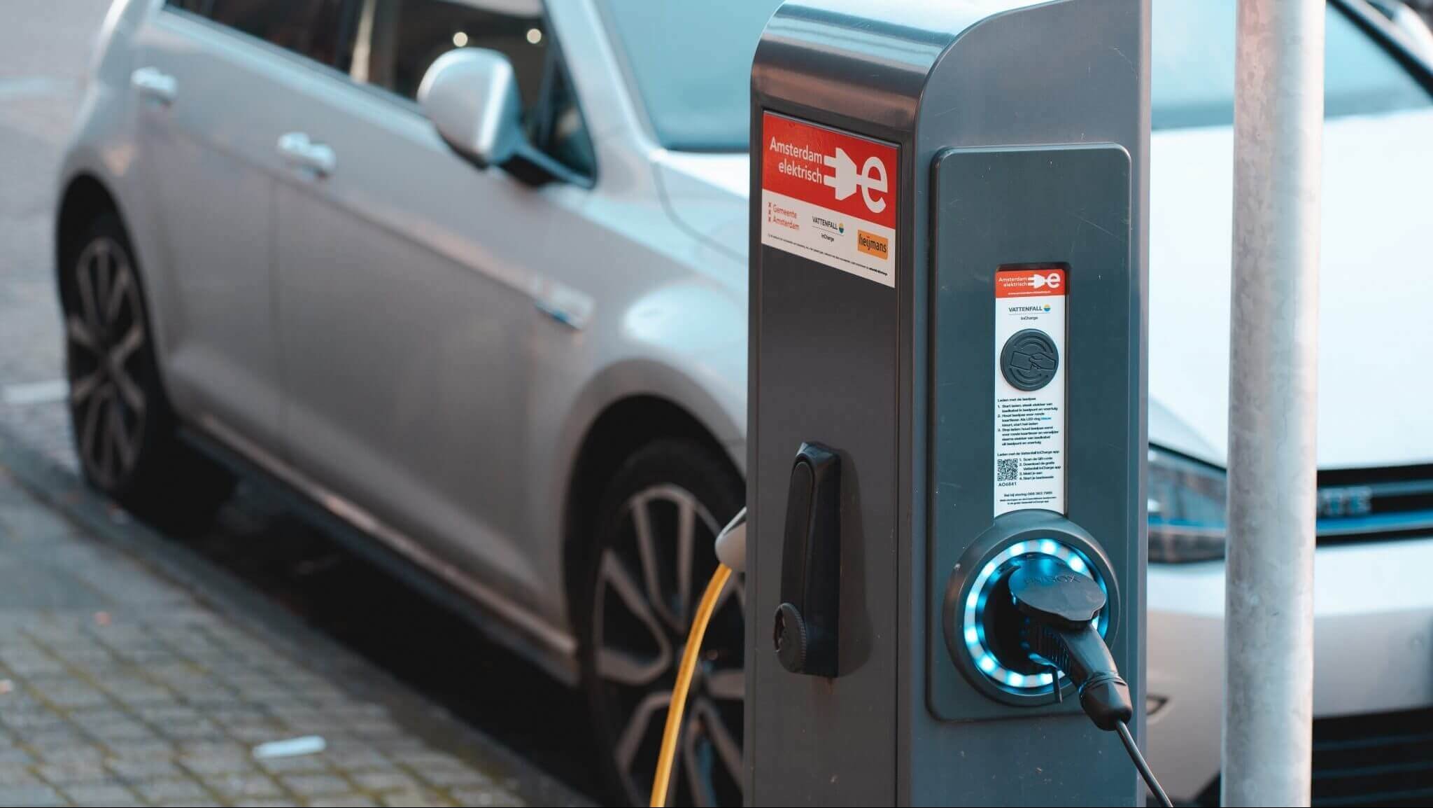 Borne de recharge véhicule