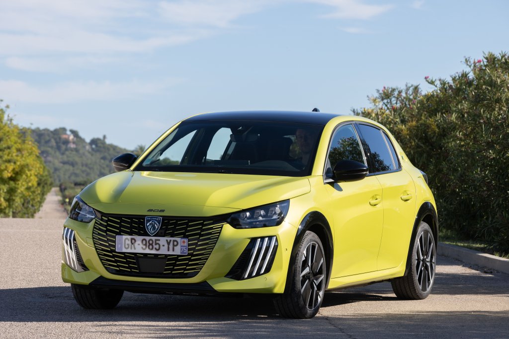 Peugeot 208 vue de face