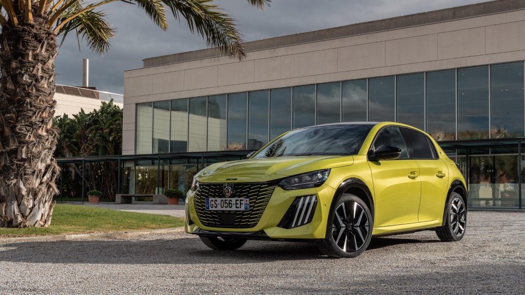 La Peugeot 208 de 3/4 avant