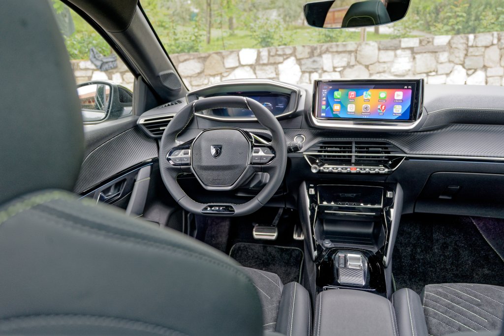 Peugeot 208 planche de bord
