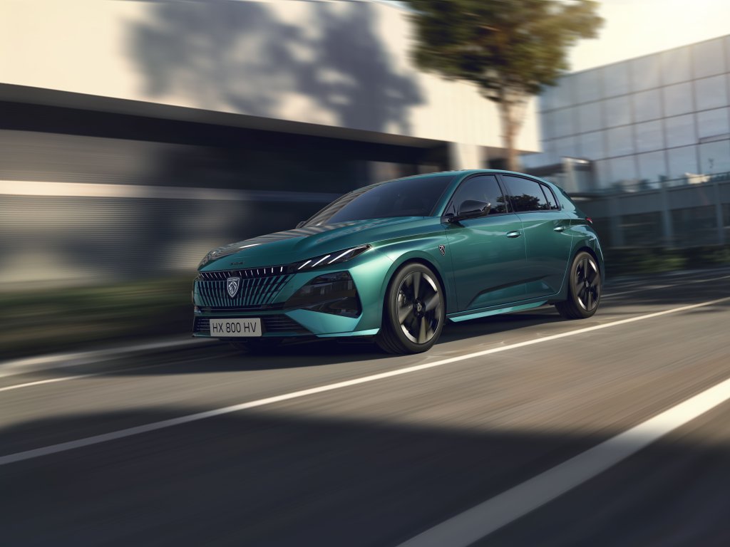 Peugeot 308 sur la route