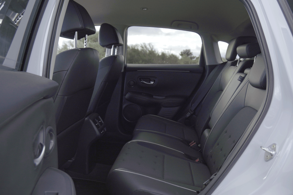 Habitablité à l'arrière du ZR-V