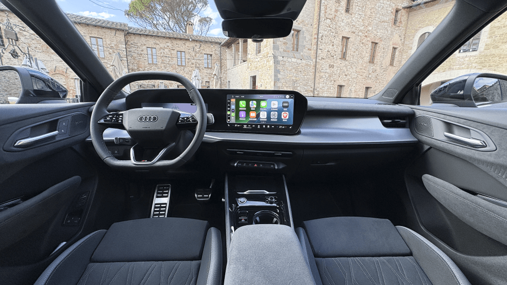 Planche de bord du Audi Q3 e-hybrid