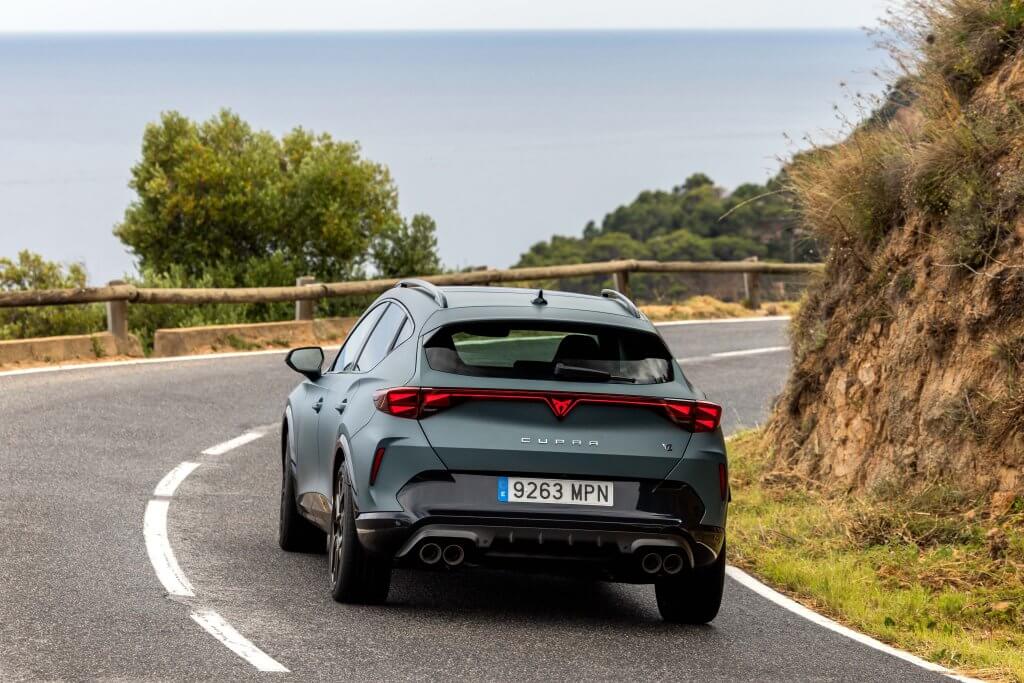 Cupra Terramar sur la route 