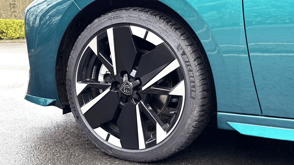 Jantes alliage 18 pouces de la finition GT