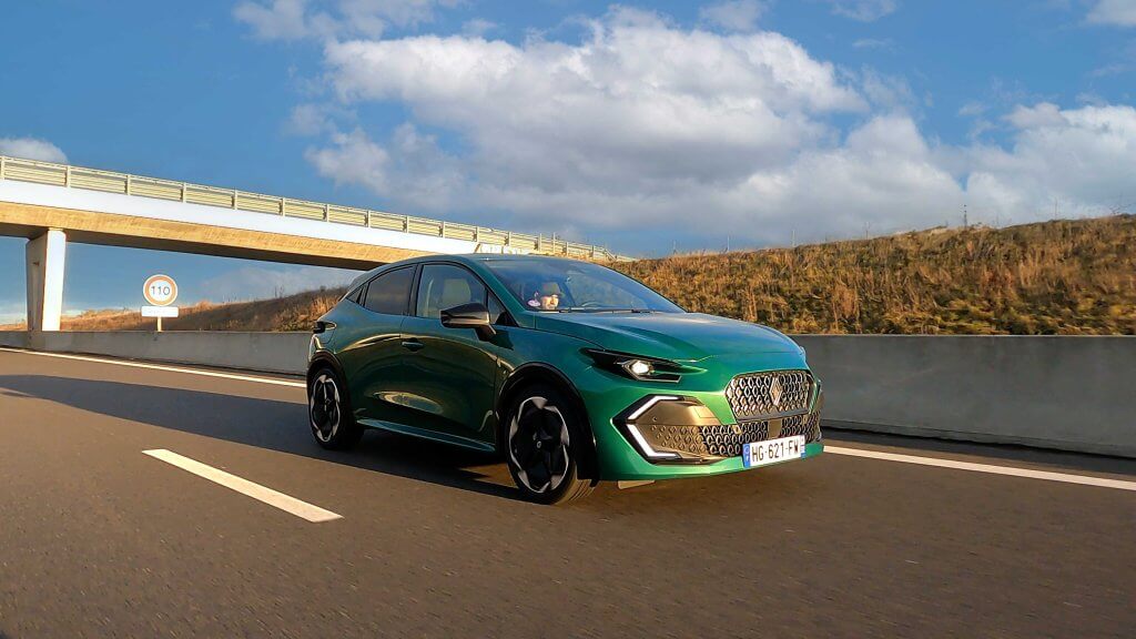 Renault Clio 6 sur autoroute