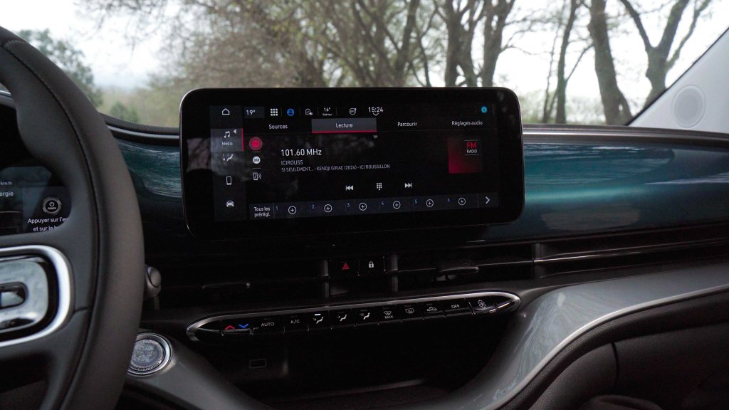 Écran Fiat 500 Hybrid 