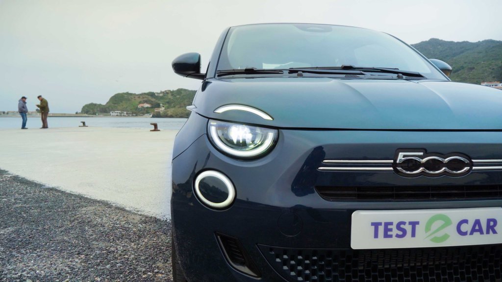 Fiat 500 Hybrid de face