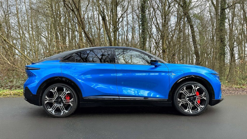 Alpine A390 de profil