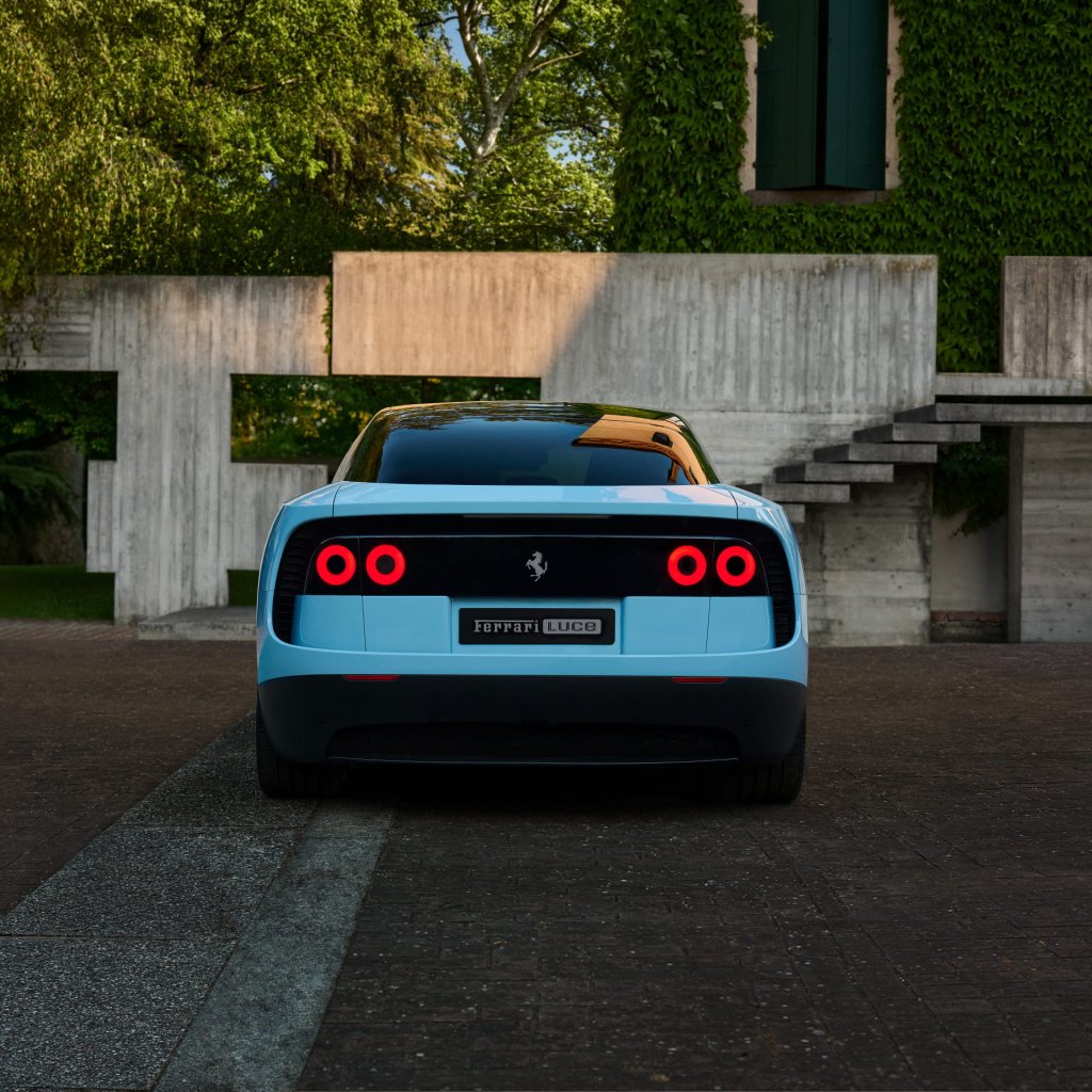 Ferrari Luce arrière