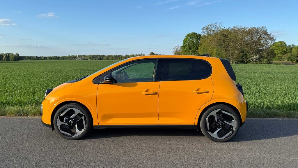 Twingo E-tech de profil