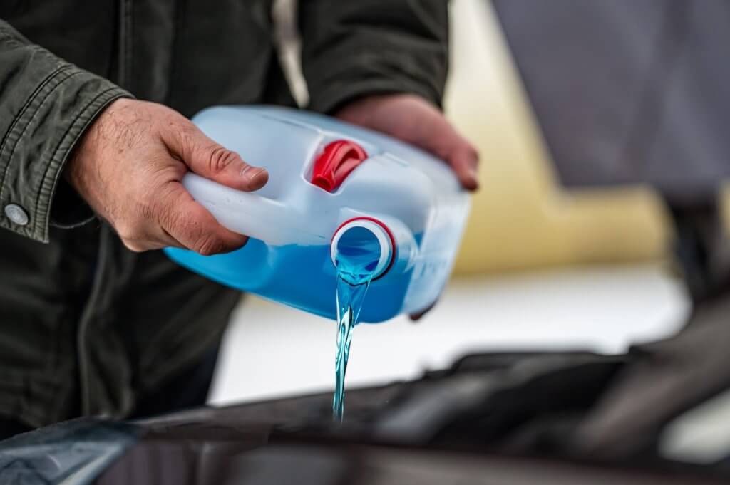 Remplissage liquide de refroidissement voiture