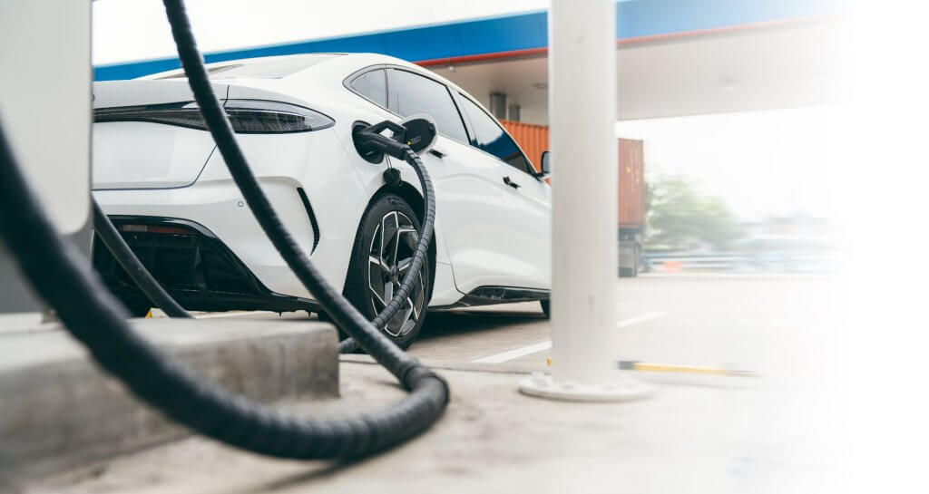 Véhicule électrique en charge