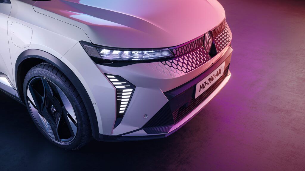 Renault Scénic E-Tech avant droit